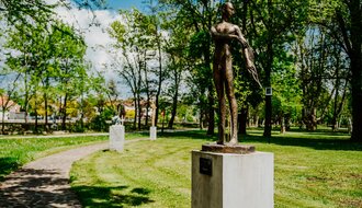 Handshake Europe Sculpture Park